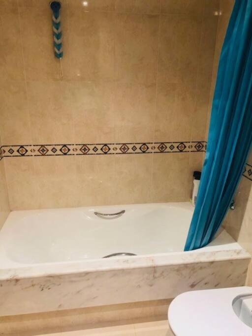 Piso Moderno Apartment Sarria Luaran gambar